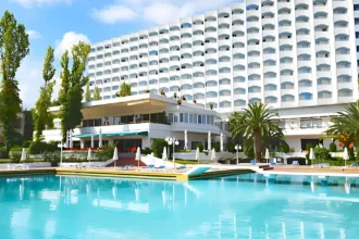 Daily Jotting blog post about the Hotels with Pools news.